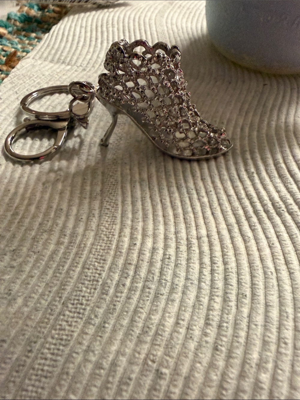 Rhinestone Silver High-Heel Shoe Keychain - Women's Accessory